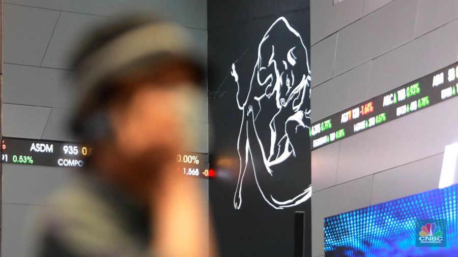 Layar digital pergerakan Indeks Harga Saham Gabungan (IHSG) di Gedung Bursa Efek Indonesia, Jakarta, Rabu (10/5/2023). (վ/Muhammad Sabki)