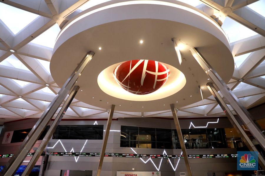 Layar digital pergerakan Indeks Harga Saham Gabungan (IHSG) di Gedung Bursa Efek Indonesia, Jakarta, Rabu (10/5/2023). (CNBC Indonesia/Muhammad Sabki)