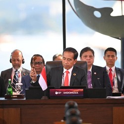 Ini Satu-satunya Srikandi Pendamping Jokowi Buka KTT ASEAN