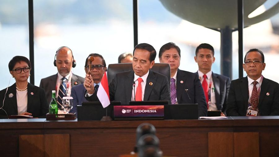 Presiden RI Joko Widodo saat membuka KTT ASEAN ke-42 di Labuan Bajo, Provinsi Nusa Tenggara Timur, Indonesia, Rabu (10/5/2023). (Rivan Awal Lingga/Pool via REUTERS)