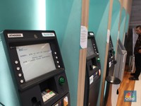 Warga RI Kompak Tinggalkan ATM, Pilih Transaksi di Sini