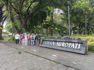Nggak Sekadar Ngabuburit di Taman Suropati