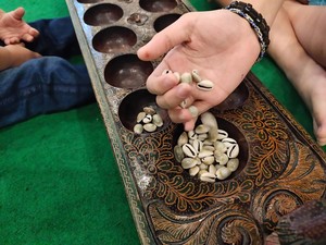 Cara Bermain Congklak dan Aturannya, Lengkap dengan Nilai dan Asal Permainan