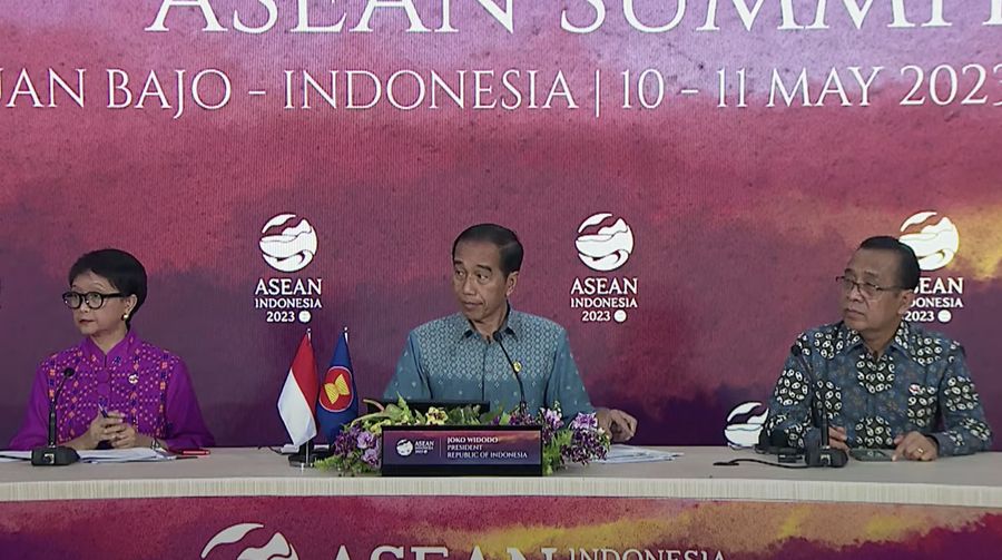 Konferensi Pers Presiden Joko Widodo di Labuan Bajo, NTT, Indonesia. (YouTube/Sekretariat Presiden)