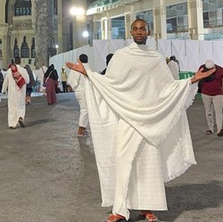 Bikin Geger, Ini Pria Non Muslim Masuk Makkah & Dekati Ka'bah