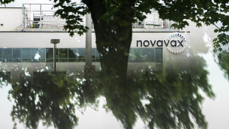Suasana luar kantor pusat vaksin Covid-19 Novavax di Gaithersburg, Maryland, Amerika Serikat, Selasa (9/5/2023). (Nathan Howard/Bloomberg via Getty Images)