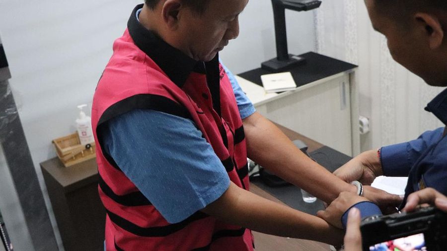 Tersangka korupsi Telkom Sigma. (Dok. Kejaksaan Agung)