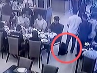 Hati-hati! Marak Komplotan Necis 'Geser Tas' di Resto
