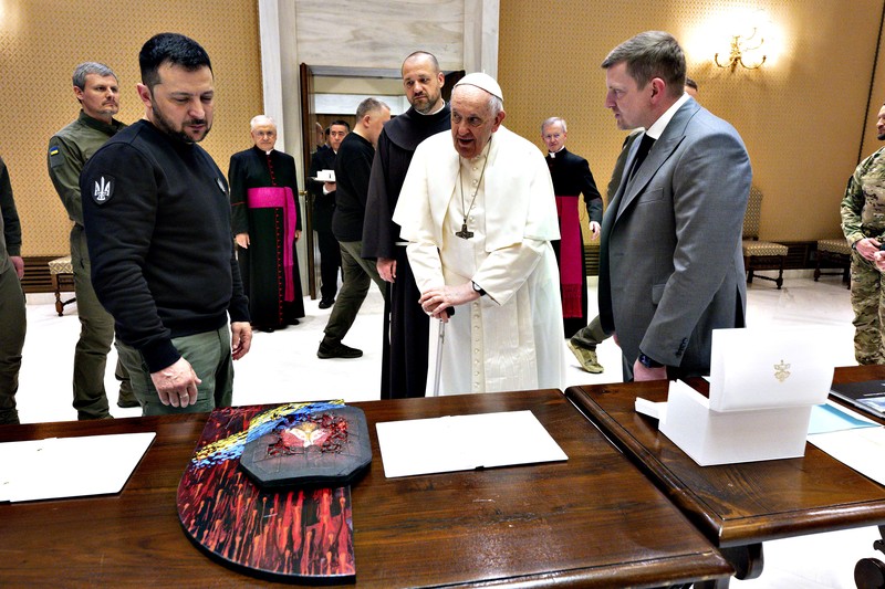 VATICAN CITY, VATICAN - MAY 13:  (EDITOR NOTE: STRICTLY EDITORIAL USE ONLY - NO MERCHANDISING) Pope Francis meets with Ukrainian President Volodymyr Zelensky  at the Studio of Paul VI Hall on May 13, 2023 in Vatican City, Vatican. (Photo by Vatican Media Vatican Pool/Getty Images)