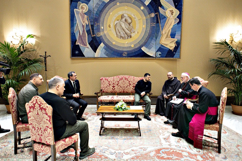 VATICAN CITY, VATICAN - MAY 13:  (EDITOR NOTE: STRICTLY EDITORIAL USE ONLY - NO MERCHANDISING) Pope Francis meets with Ukrainian President Volodymyr Zelensky  at the Studio of Paul VI Hall on May 13, 2023 in Vatican City, Vatican. (Photo by Vatican Media Vatican Pool/Getty Images)