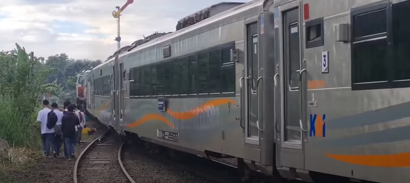 Kereta Luar Biasa KLB (Dok Tangkapan Layar Youtube/Yusril Rizky Pratama) Kereta Luar Biasa KLB (Dok Tangkapan Layar Youtube/Yusril Rizky Pratama)