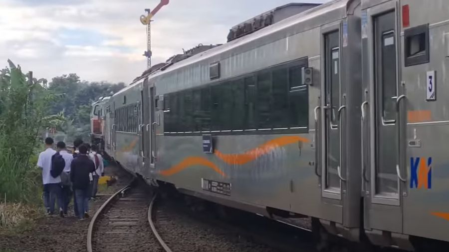 Kereta Luar Biasa KLB (Dok Tangkapan Layar Youtube/Yusril Rizky Pratama)