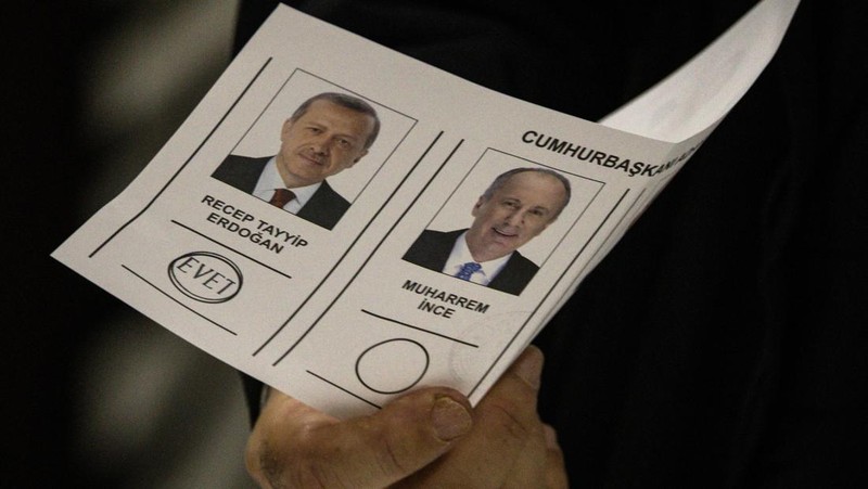 ISTANBUL, TURKEY - MAY 14: Vote counting begins for President and 28th Term Parliamentary Elections on May 14, 2023, in Istanbul, Turkey. Turkey votes at the ballot box to elect its 13th President and 28th Term parliament, who will serve for five years. (Photo by Hakan Akgun/dia images via Getty Images)