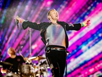 Jadi Anggota Band Terkaya, Segini Harta Chris Martin Coldplay