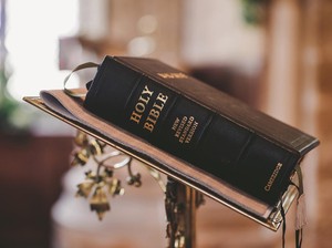 21+ Ayat Alkitab tentang Tahun Baru, Berkat dan Kasih Allah yang Besar