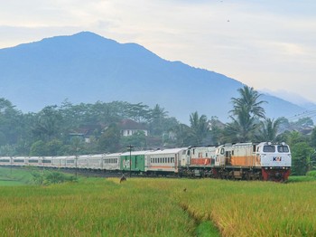 Kereta Semi Cepat Jakarta-Surabaya 5,5 Jam Jokowi Batal