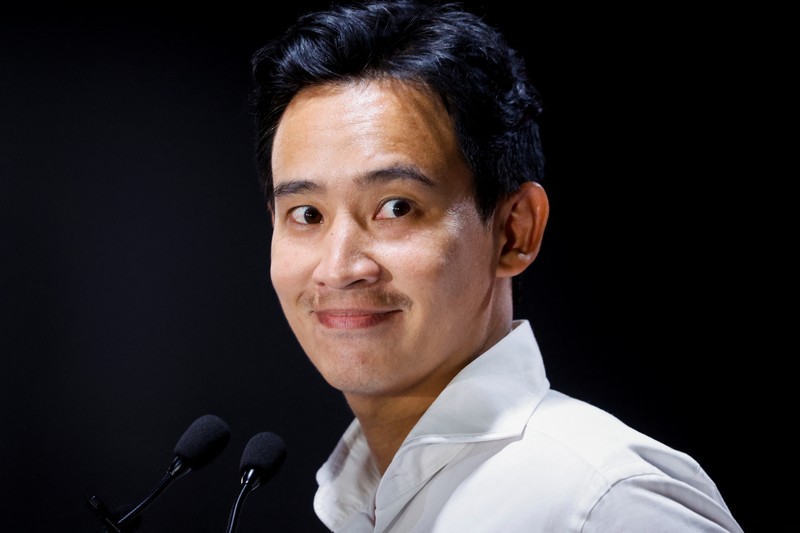 THAILAND-ELECTION/ Move Forward Party leader and prime ministerial candidate, Pita Limjaroenrat, speaks to the media on the day of the general election in Bangkok, Thailand, May 14, 2023. REUTERS/Jorge Silva