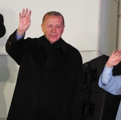 Turki Ngamuk! Charlie Hebdo Muat Gambar Erdogan Telanjang