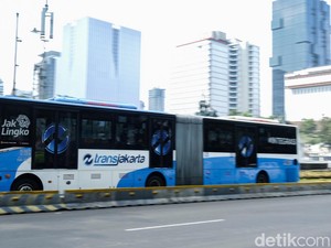 Sopir Bus TransJ Lindas Pejalan Kaki di Cilandak Dibebastugaskan Sementara