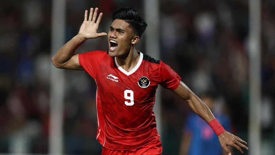Southeast Asian Games - Football - Men's Final - Indonesia v Thailand - Olympic National Stadium, Phnom Penh, Cambodia - May 16, 2023 Indonesia's Muhammad Ramadhan Sananta celebrates scoring their second goal REUTERS/Chalinee Thirasupa