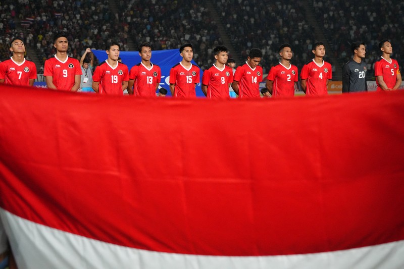 GAMES-SEA/ Southeast Asian Games - Football - Indonesia v Thailand - Final - Olympic National Stadium, Phnom Penh, Cambodia - May 16, 2023 Indonesia players line up before the match REUTERS/Cindy Liu