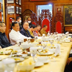Hary Tanoe Sowan Prabowo Usai Temui Jokowi di Istana Presiden