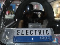 Pak Jokowi, Tak Cuma Subsidi, Mobil Listrik Butuh 4 Jurus Ini