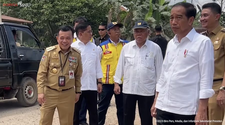 Presiden Jokowi Tinjau Jalan Ruas Kota Jambi-Sungai Gelam, 16 Mei 2023. (Tangkapan Layar Youtube Sekretariat Presiden)