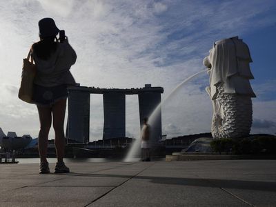 Crazy Rich China Ramai-Ramai Tinggalkan Singapura, Ini Alasannya