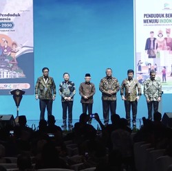 RI Menuju Negara Maju, Asal Banyak Orang Nikah & Punya Anak!