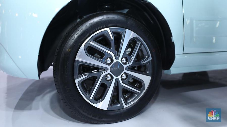 DFSK menghadirkan model mobil listrik barunya yang bernama Seres E1 dalam pameran Periklindo Electric Vehicle Show (PEVS) di Ji Expo Kemayoran pada (17/5/2023). (CNBC Indonesia/Tri Susilo)