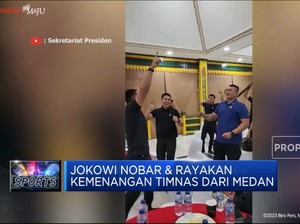 Dukung Timnas, Jokowi & Anies Masing-Masing Gelar Nobar