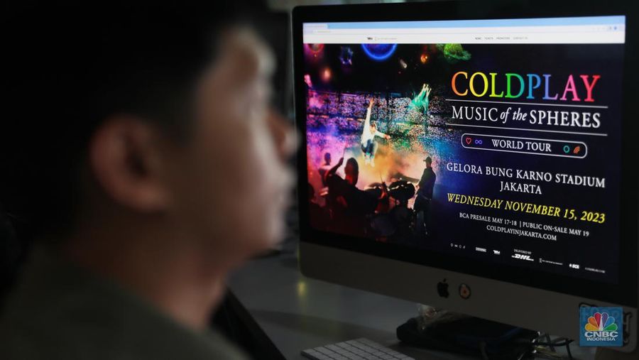 Ilustrasi War Tiket Coldplay. (վ/Muhammad Sabki)
