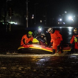 Eropa 'Teriak' Malapetaka, Panas Mendidih hingga Banjir Besar