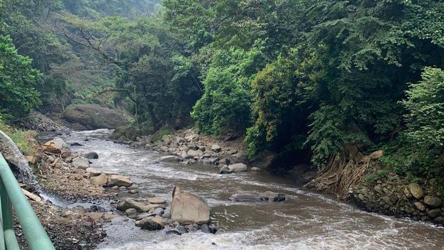 PT PLN (Persero) menambah pasokan listrik dari energi bersih di wilayah Jawa Timur dengan mengoperasikan Pembangkit Listrik Tenaga MiniHidro (PLTM) Kanzy. Doc PLN
