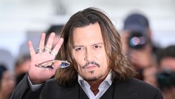 Johnny Depp Ngumpat F U Pas Dipecat dari Fantastic Beats