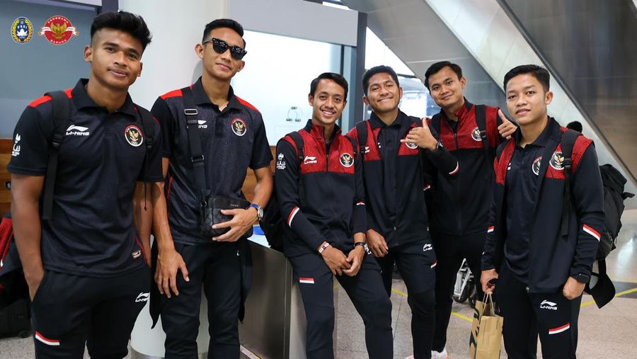 Tim U-22 Indonesia telah tiba di Bandar Udara Internasional Phnom Penh dan bersiap untuk kembali ke tanah air membawa medali emas. (Dok. Twitter @PSSI)