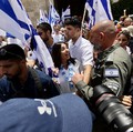 Israel Chaos! Pemukim Ilegal Serang Militer, Bakar Kendaraan Taktis