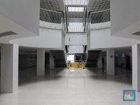 Horor! Penampakan Sepinya Mal Legendaris Pasar Baru Square