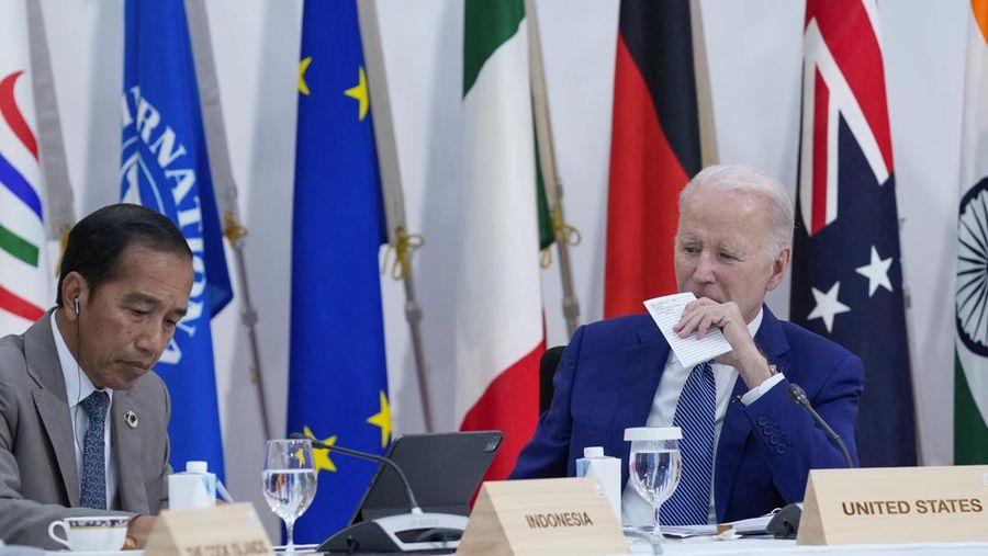 HIROSHIMA, JAPAN - MAY 20: U.S. President Joe Biden (R) looks towards to Indonesian President Joko Widodo during an event on global infrastructure and investment during the G7 Summit on May 20, 2023 in Hiroshima, Japan. The G7 summit will be held in Hiroshima from 19-22 May. (Photo by Susan Walsh - Pool/Getty Images)