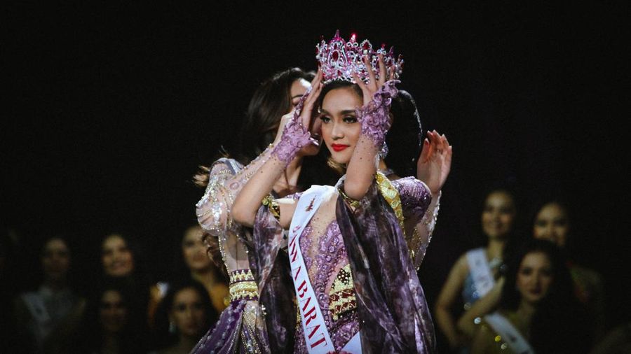 Farhana Nariswari Wisandana dari Jawa Barat terpilih menjadi Puteri Indonesia 2023 dalam malam pemilihan di JCC, Jakarta, Jumat (19/5/2023). (Dok. Detikcom/Andhika Prasetia)