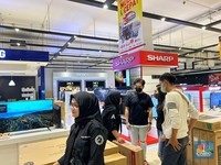 Transmart Full Day Dibuka, Gerai Elektronik Diburu Pengunjung