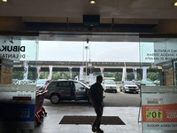 Heboh Diskon 20% Seharian, Parkiran Transmart Penuh Mobil