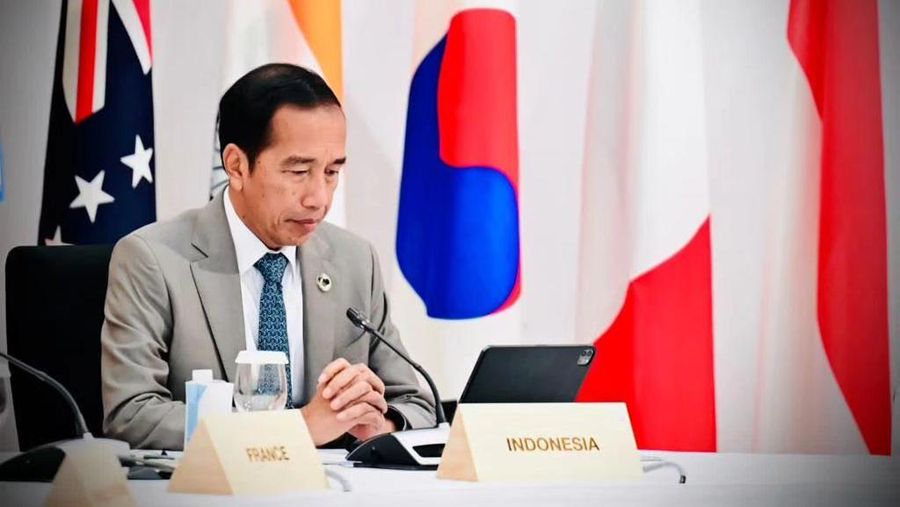 Presiden Joko Widodo saat Sesi Kerja Mitra G7 digelar di Grand Prince Hotel Hiroshima, Jepang, sore ini waktu setempat. (Instagram @jokowi)