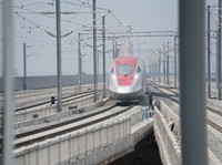 Penampakan Langka, Kereta Cepat Sudah Tembus Jakarta-Bandung