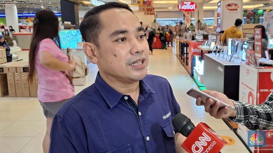 Yayan Rahmat Store General Manager Transmart Cempaka Putih. (CNBC Indonesia/Khoirul Anam)