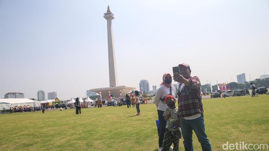 Lebaran Betawi 2023 digelar di Monas, Jakarta. Acara ini menampilkan beragam budaya khas Betawi.