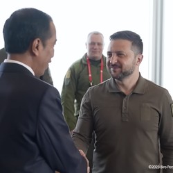 Jokowi & Zelensky Bertemu di KTT G7, Ternyata Bahas Ini