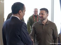 Jokowi & Zelensky Bertemu di KTT G7, Ternyata Bahas Ini