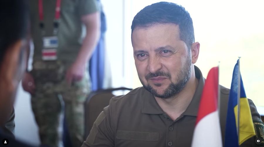 Pertemuan Presiden Jokowi dengan Presiden Ukraina volodymyr Zelensky saat serangkaian acara KTT G7 di Horishima Jepang. (Tangkapan Layar Instagram @zelenskiy_official)